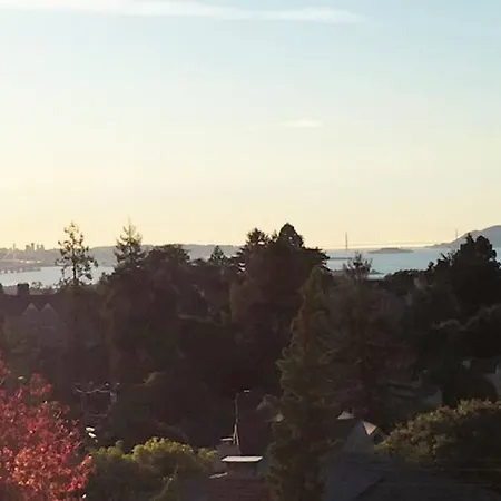 Elegant Spacious Private Studio ~ Upscale Berkeley